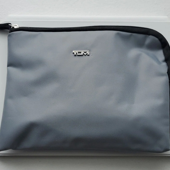Tumi Handbags - Tumi toiletry bag